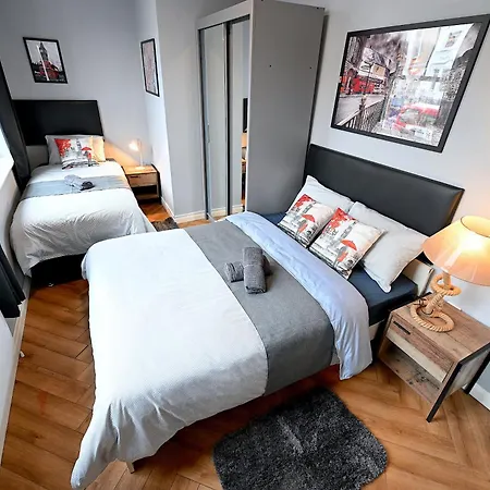 1 Bedroom Flat In Wood Green Piccadilly Line London Exterior photo