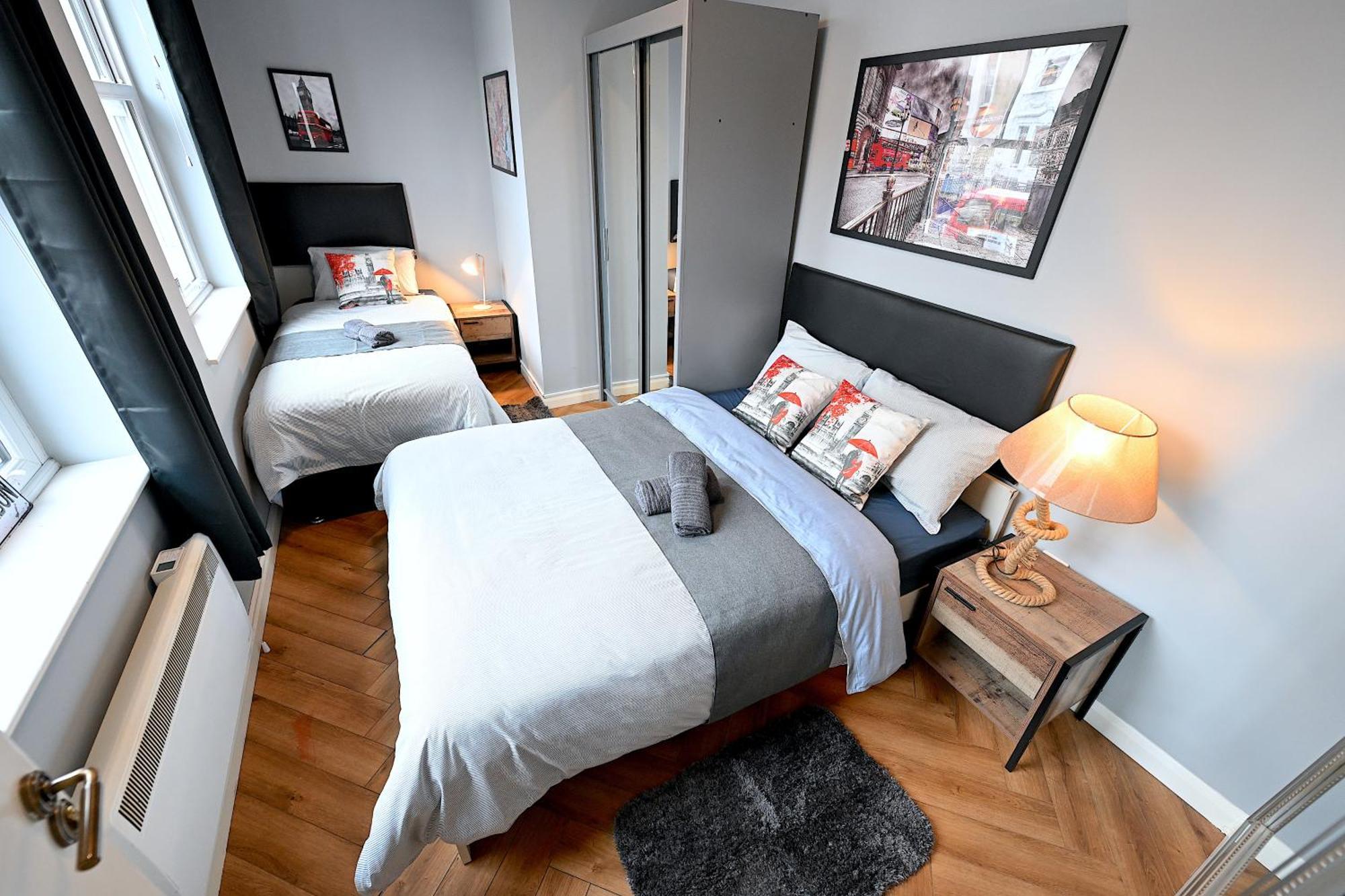 1 Bedroom Flat In Wood Piccadilly Line * London
